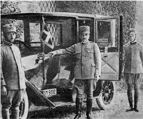 Il generale Armando Diaz si reca a Villa Giusti per firmare l'armistizio con l'Impero Austro-Ungarico